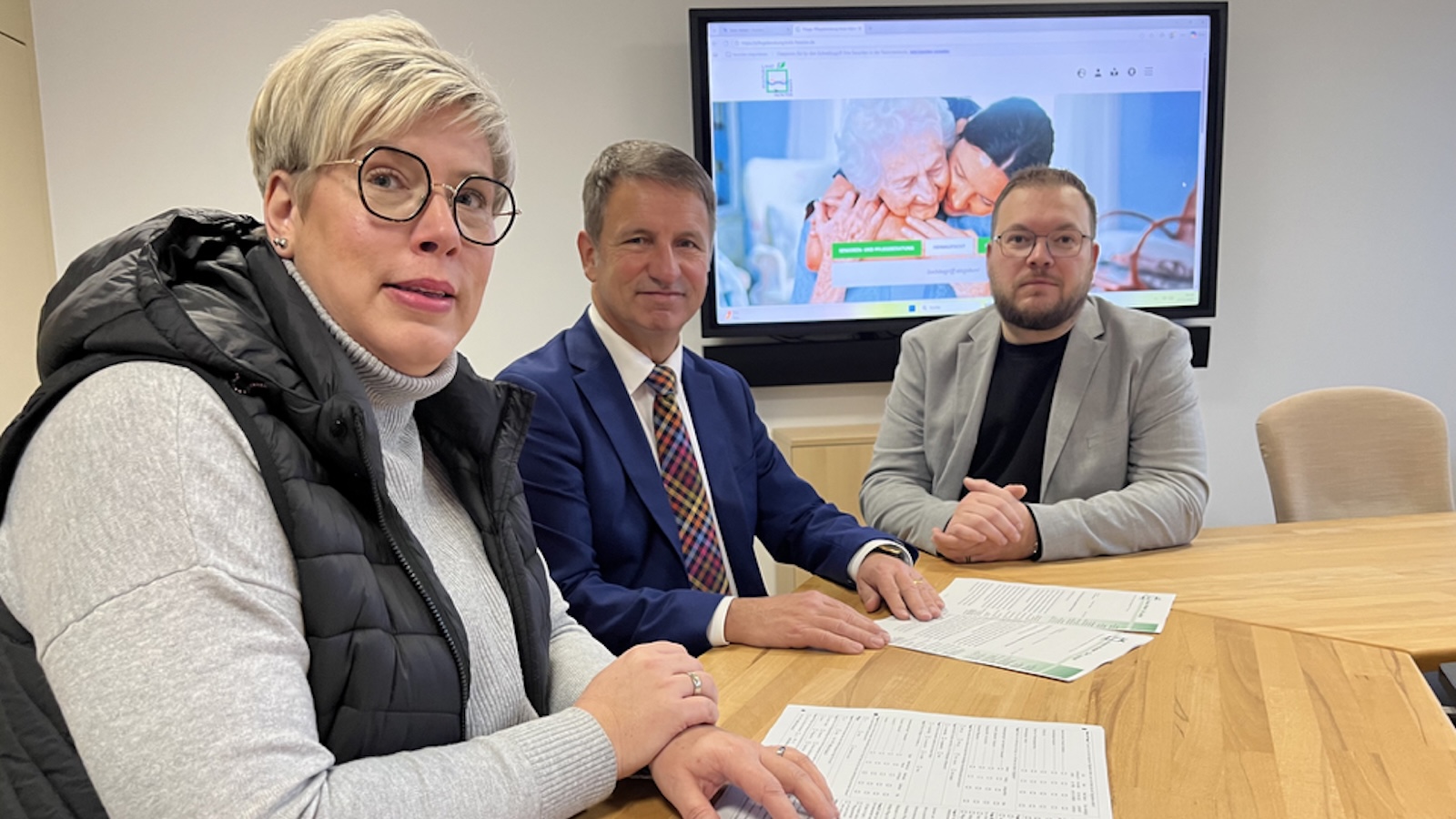 Kreis Höxter startet große Befragung von Seniorinnen und Senioren