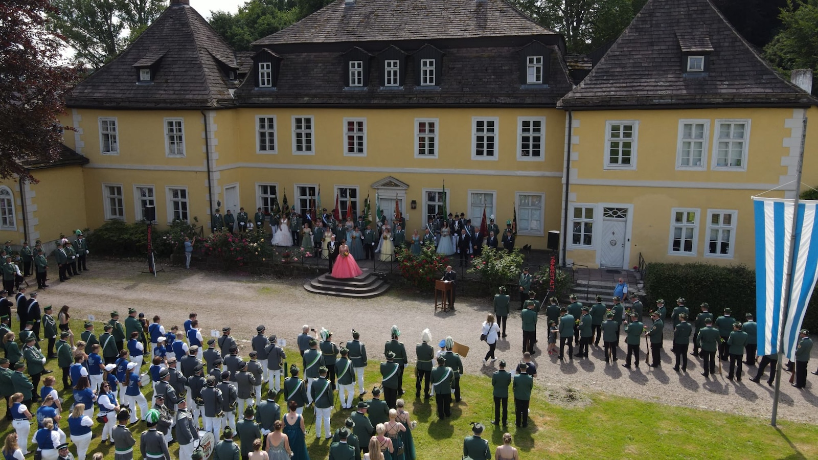 König Ulrich Nolte regierte beim Jubiläums-Schützenfest in Bökendorf – Die Königswürde 2026 errang Benedikt Prohn 
