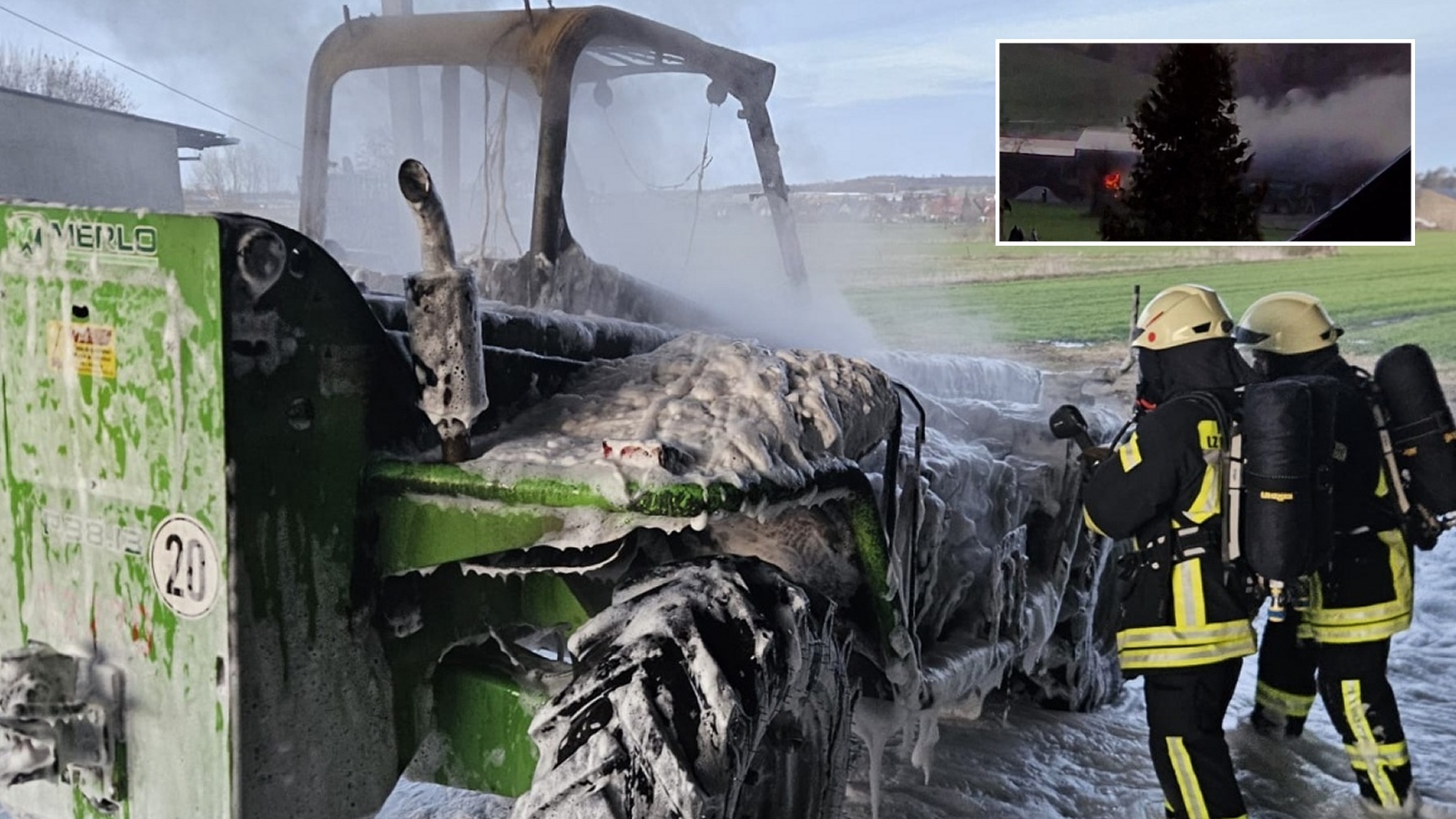 Teleskopladerbrand auf Bauernhof sorgt für Großeinsatz der Feuerwehr