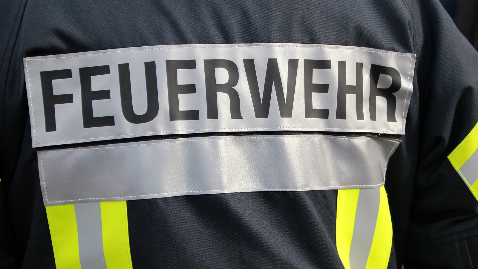 Mülltonne in Brand gesetzt - Zeugen gesucht